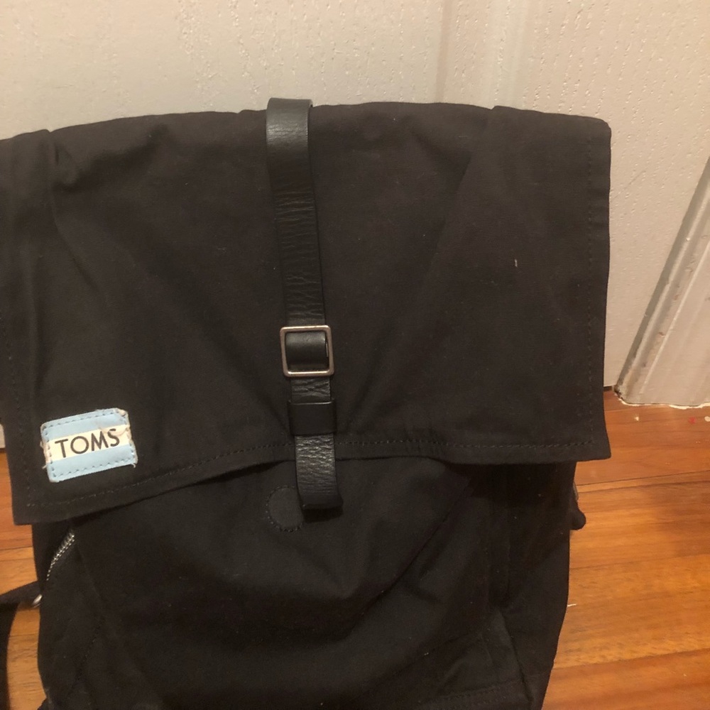 Black Toms Backpack LAST CALL 🎉FIRM NO OFFERS